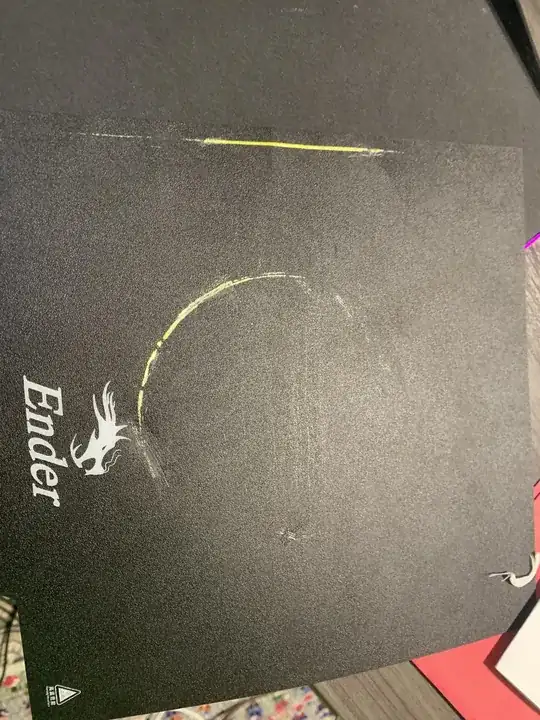 Magnetic bed with filament still stuck to bed