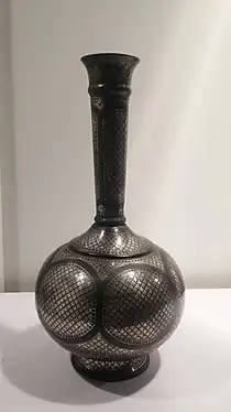 Bidriware pot